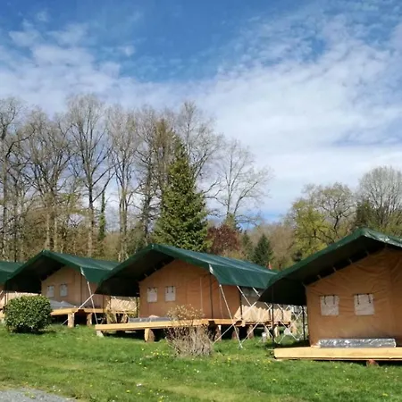 Lüks kamp alanı Safari Tent At Camping Le Roptai Rochefort