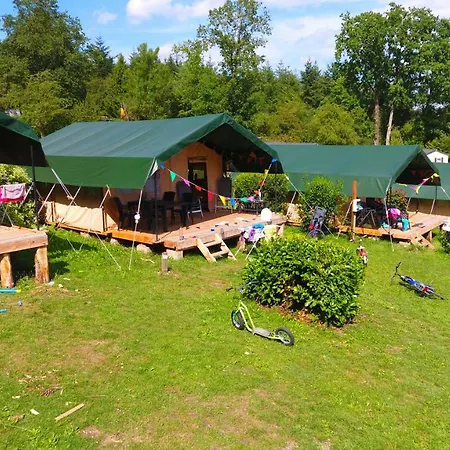 Lüks kamp alanı Safari Tent At Camping Le Roptai