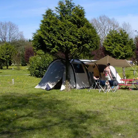 Lüks kamp alanı Safari Tent At Camping Le Roptai
